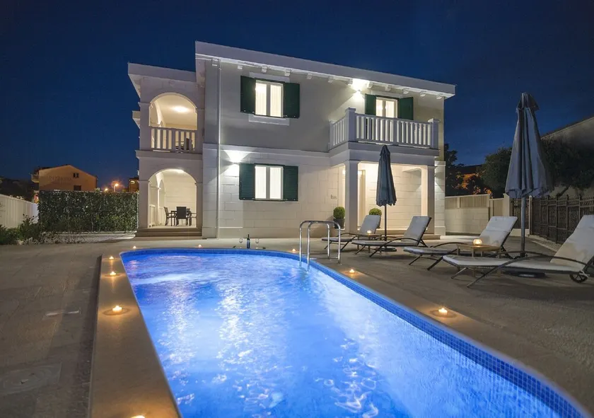 Villa Kami - Image 1