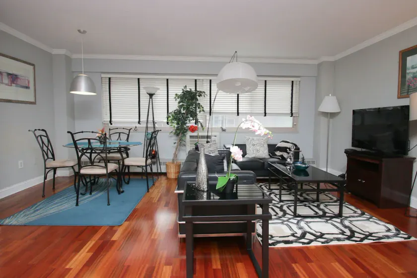 Renaissance Properties - 21 & Chestnut - Image 1