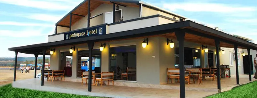 Podimass Hotel - Image 1