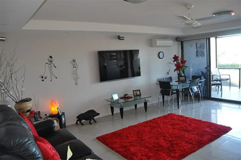 Huntington Apt 3 - Image 1