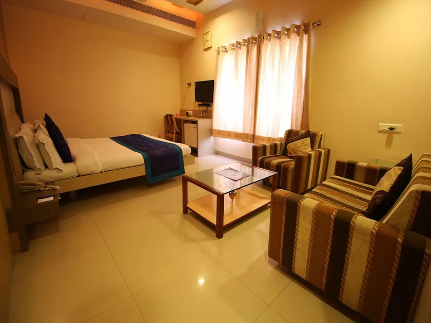 Corporate Inn Hotel - Image 1