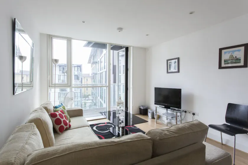 Times Square Serviced Apartments - Image 1