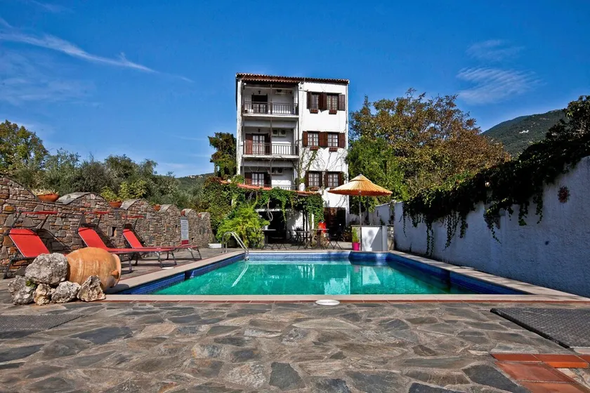 Seranides Boutique Hotel - Image 1