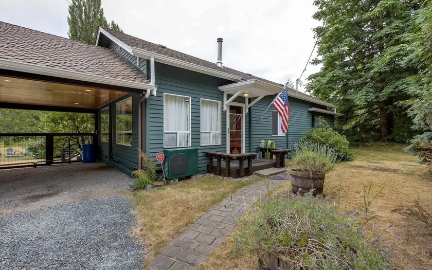 Mt. Baker Lodging Cabin 8 – WIFI, PETS OK, SLEEPS 6! by MBL - Image 1