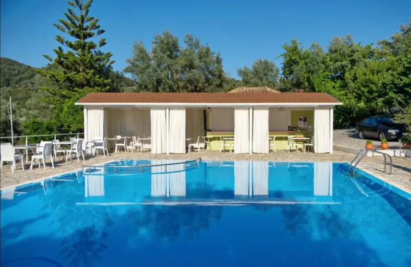 Vliho Bay Suites & Apartments - Image 1