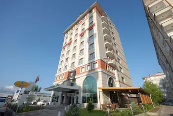 Serace Hotel - Image 1