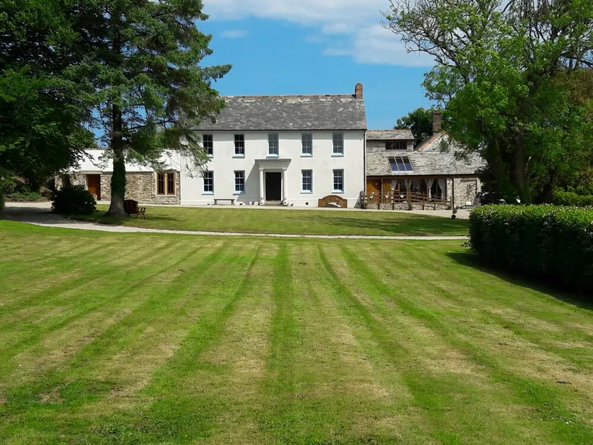 Secret Garden Cottage - Image 1