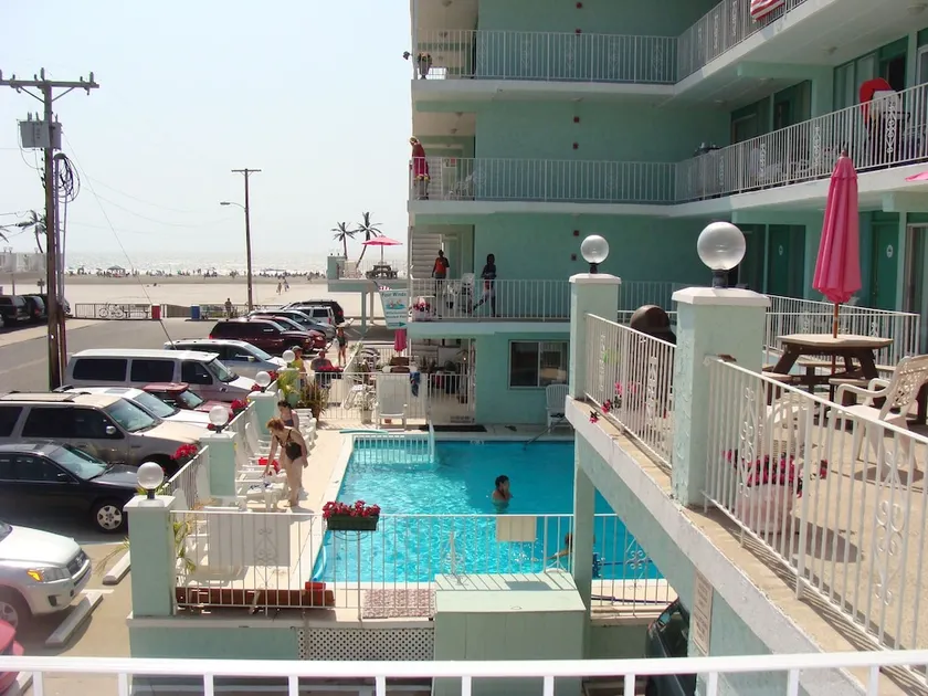 Four Winds Condo Motel - Image 1