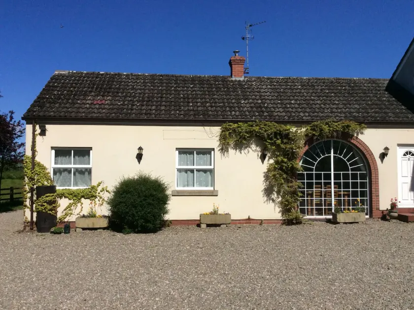 Rose Villa - Image 1