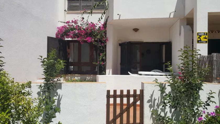 Patio Beach House - Checkinhome - Image 1