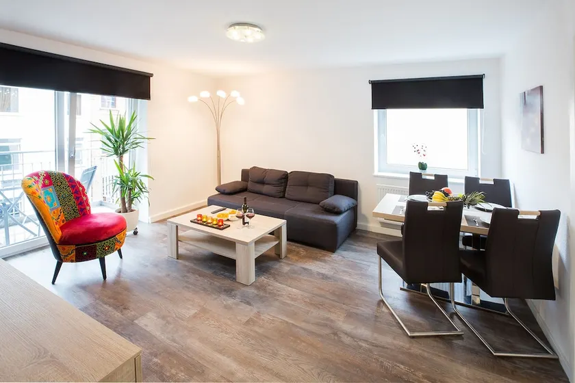 Living 28 - Image 1