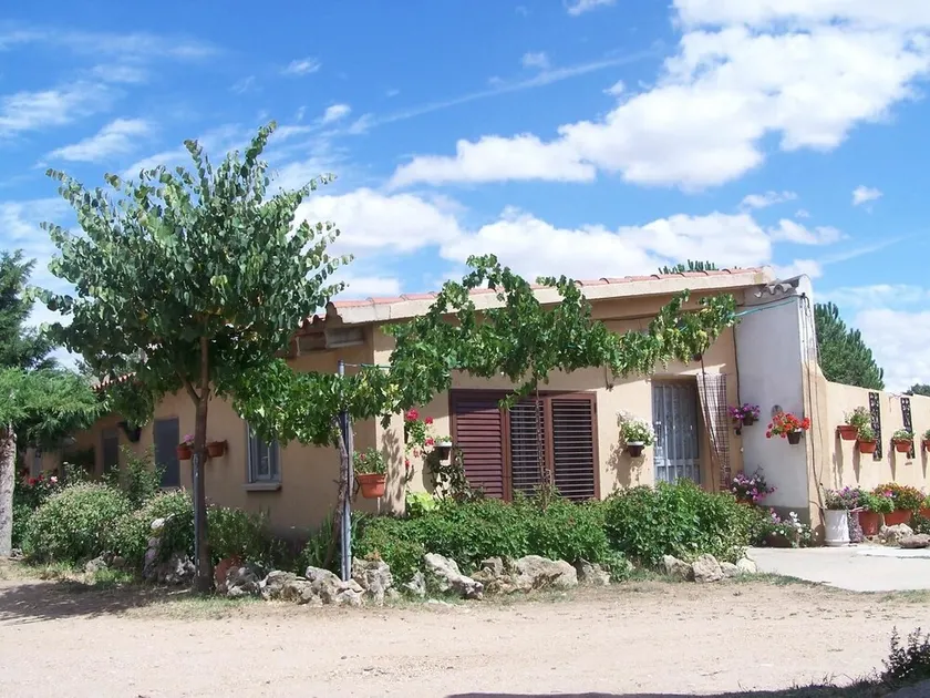 Albergue Turistico Torre de Sabre - Image 1
