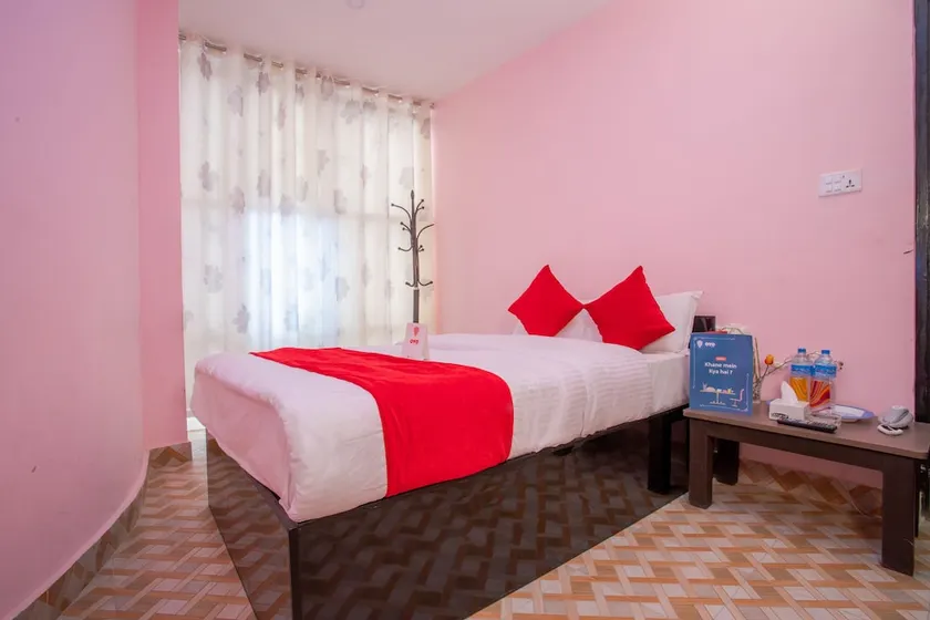 OYO 142 CO International Guest House - Image 1
