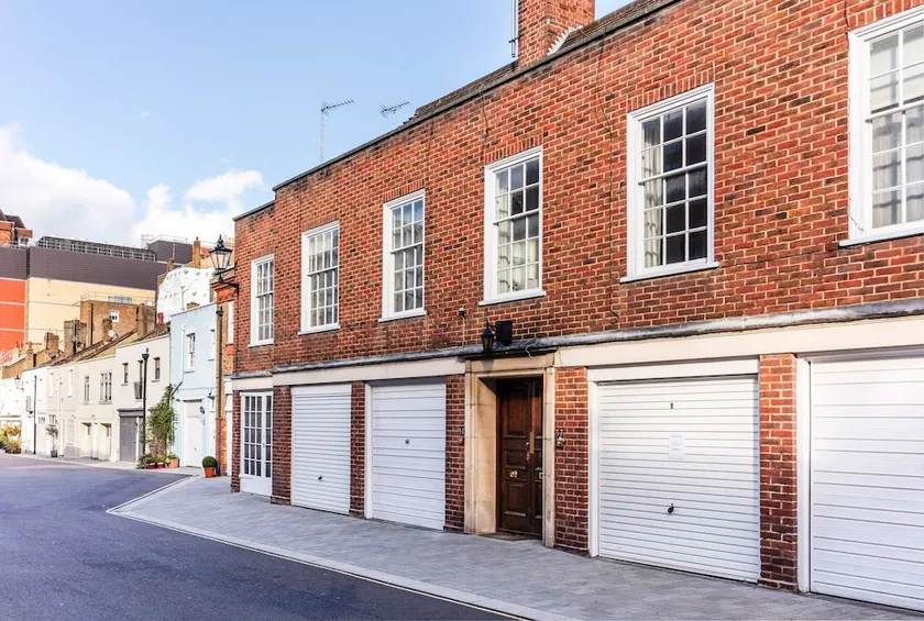 Traditional 2 bedroom flat - Image 1