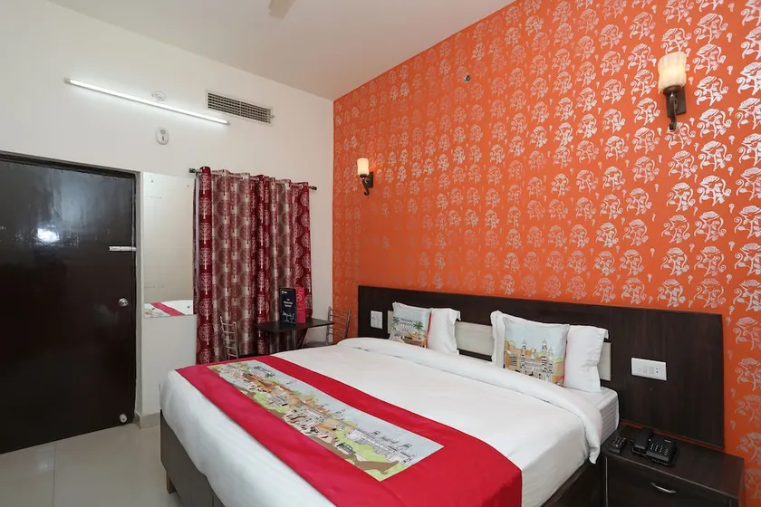 Hotel Taj Ansh - Image 1