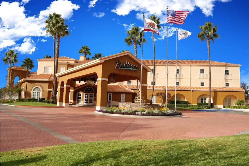 Radisson Hotel San Diego Rancho Bernardo - Image 1