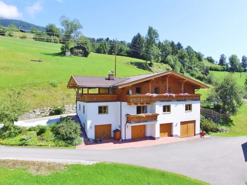 Modern Apartment Near Ski Area in Uttendorf - Image 1