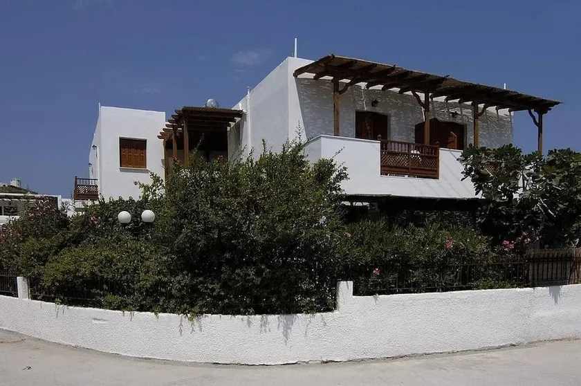 Deidamia Hotel - Image 1
