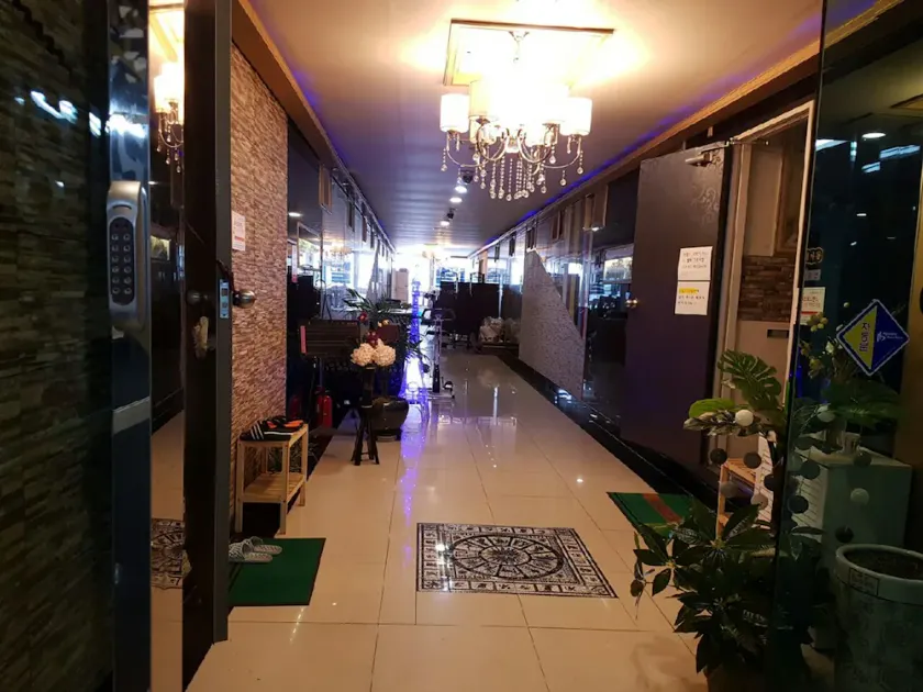 Changwon Comodo House - Image 1