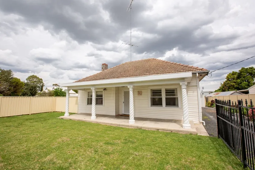 Smith Street Cottage B&B Naracoorte - Image 1