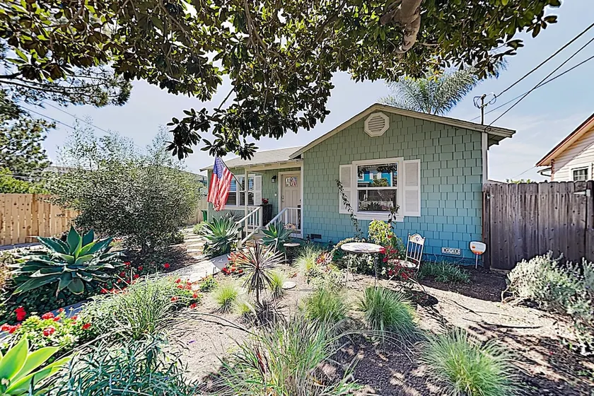 New Listing! Charming Oceanside Getaway 2 Bedroom Home - Image 1