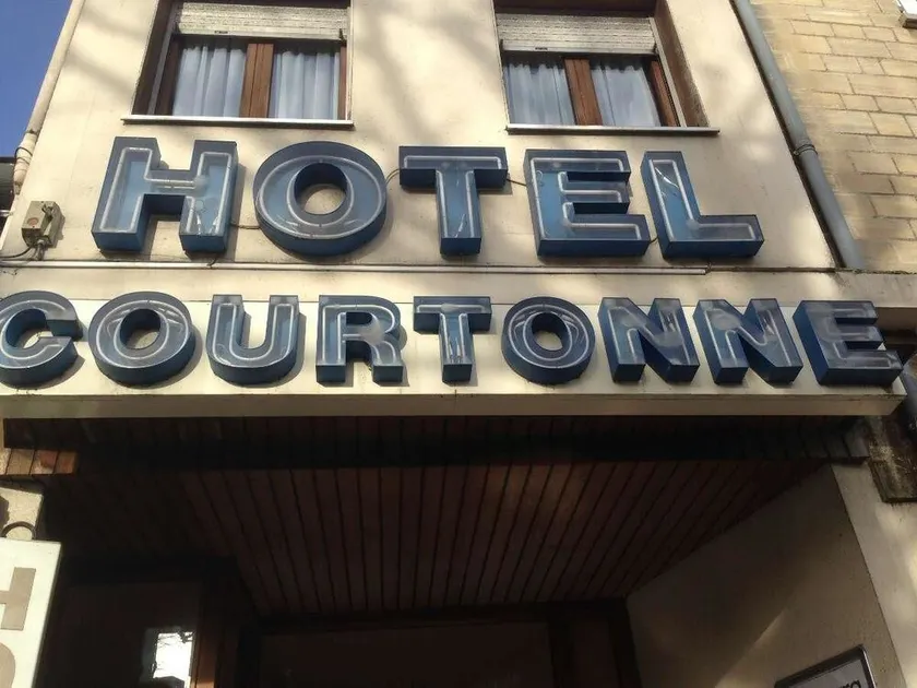 Hotel Courtonne - Image 1