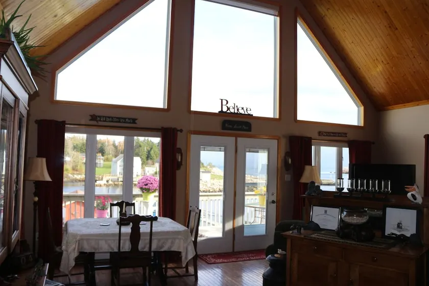 Sal's Bed & Breakfast By The Sea - Image 1