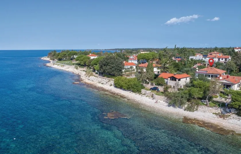 Beautiful Home in Lovrecica With Wifi and 2 Bedrooms - Image 1
