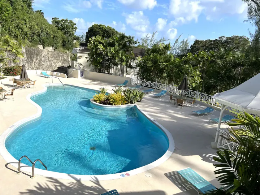Rockley Golf 810 is a 2 Bedroom, 2 Bathroom 1st Floor Apartment With Pool - Image 1