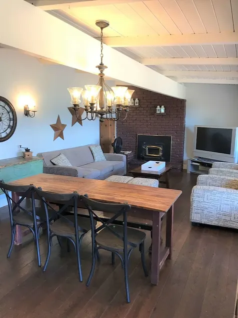 4 B/R Oceanfront Home - Estate Property Hot Tub/ Stairs to Beach - Image 1