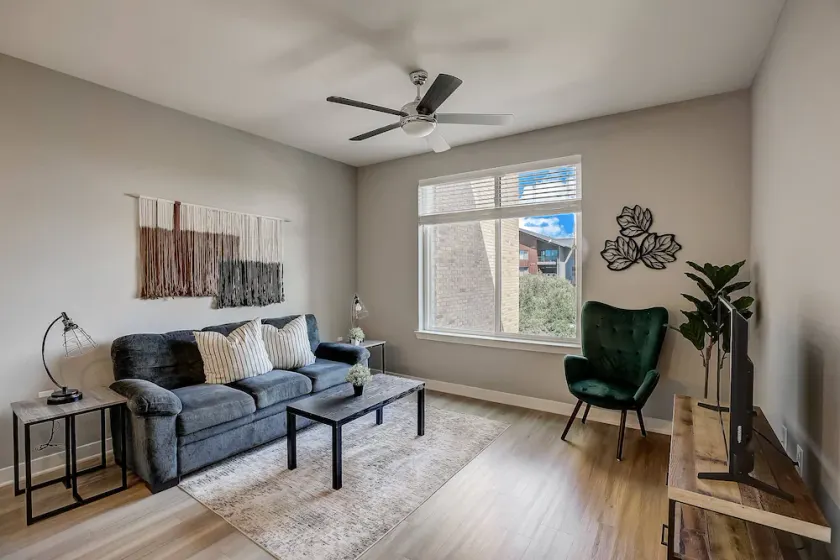 FRONTDESK Five Two At Highland Apts Downtown Austin - Image 1