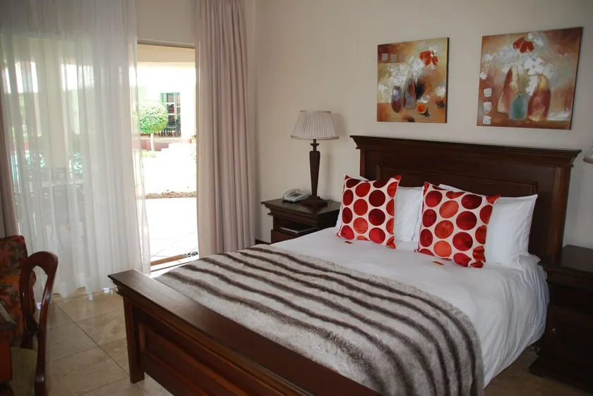 Woodmead Guest Lodge - Image 1