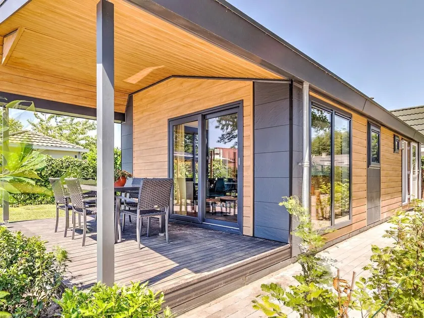Beautiful Bungalow with Hot Tub in Kaatsheuvel - Image 1
