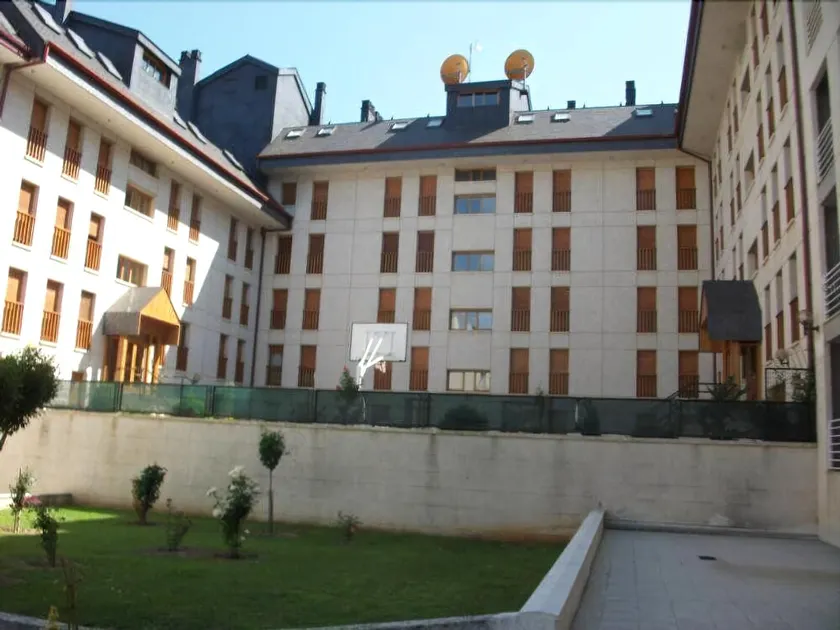 Apartamentos Jaca 3000 - Image 1