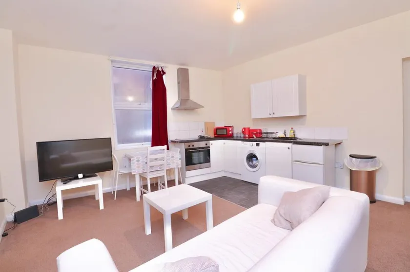 Cosy 2BD Flat Lincoln City Centre Sleeps 3 - Image 1