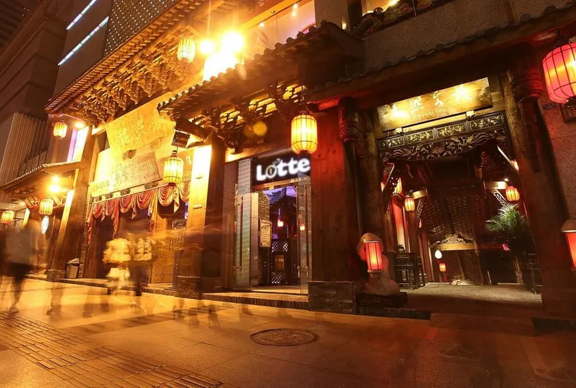 Chunxi Fang Old Chengdu Inn - Image 1