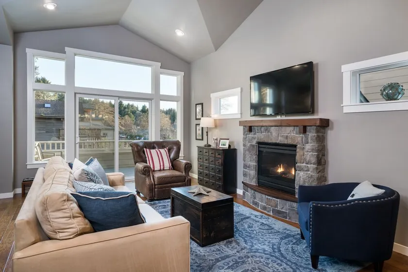 Seven Spruce by Avantstay Cute Cottage w/ Yard & 10 Mins to Tolovana Beach State Park - Image 1