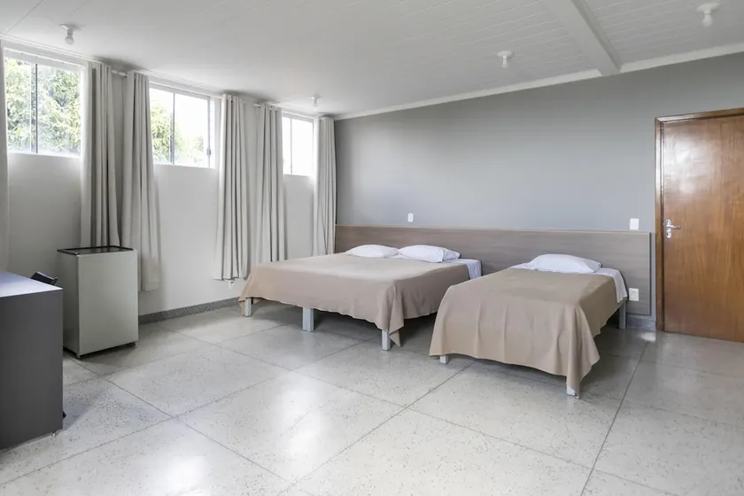 OYO Avenida Park Hotel - Image 1