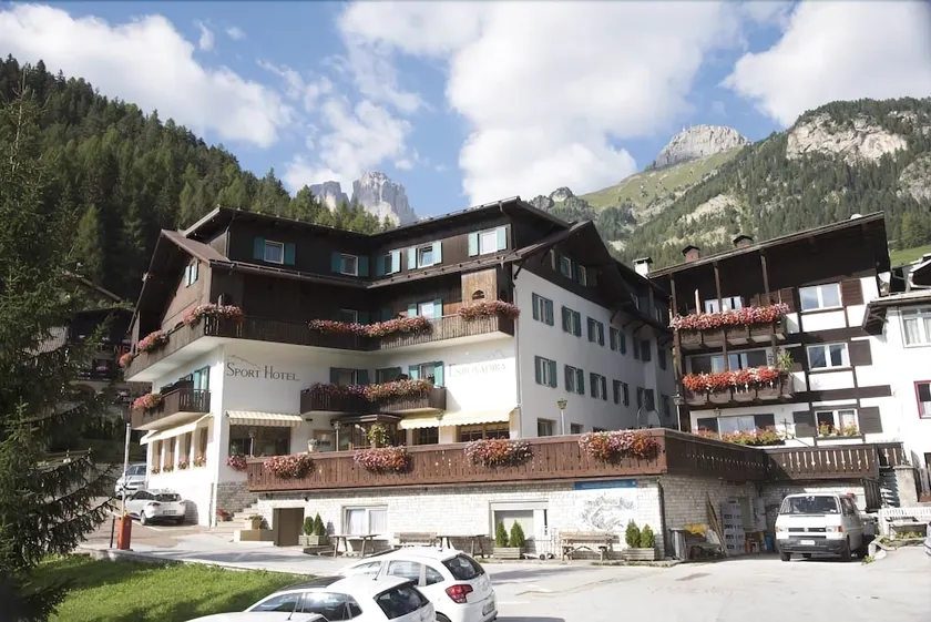 Sport Hotel Enrosadira - Image 1