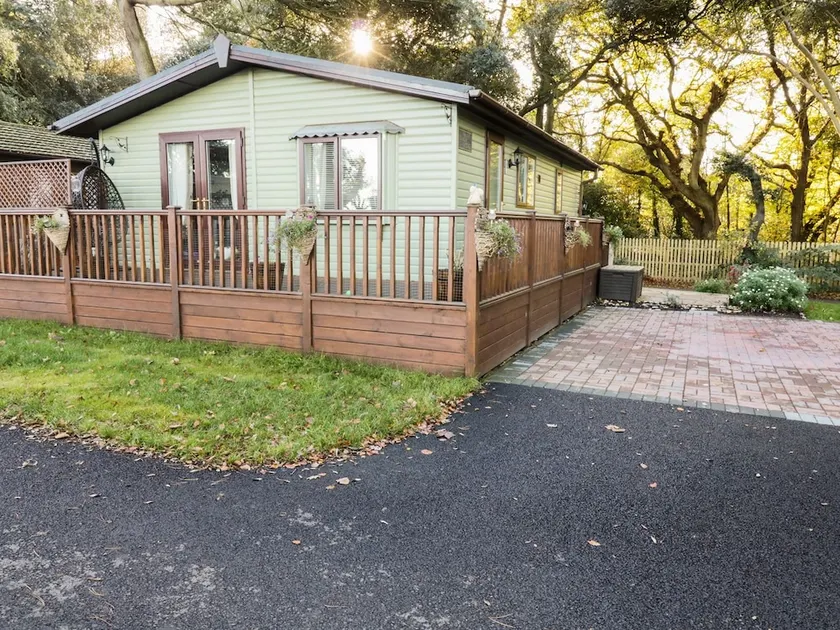 Beach Lodge - Image 1
