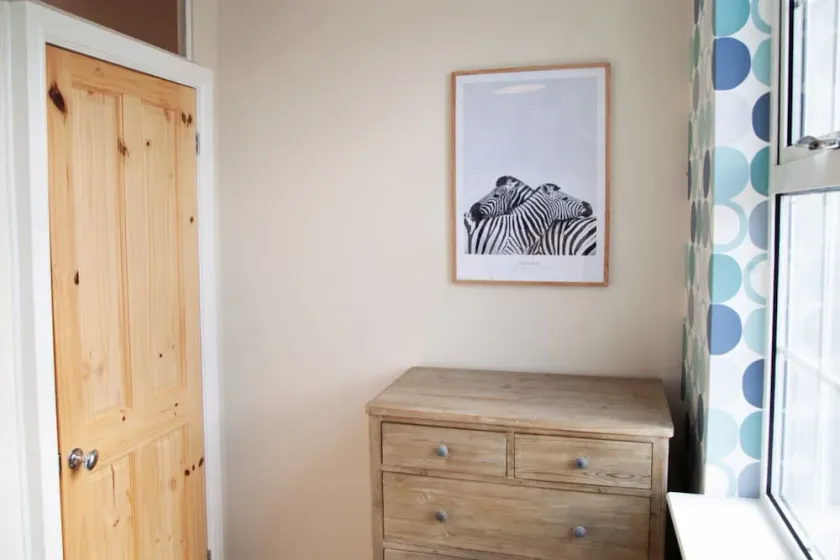 The Old Post Office - Bright & Modern 4BDR Townhouse with Private Garden - Image 1