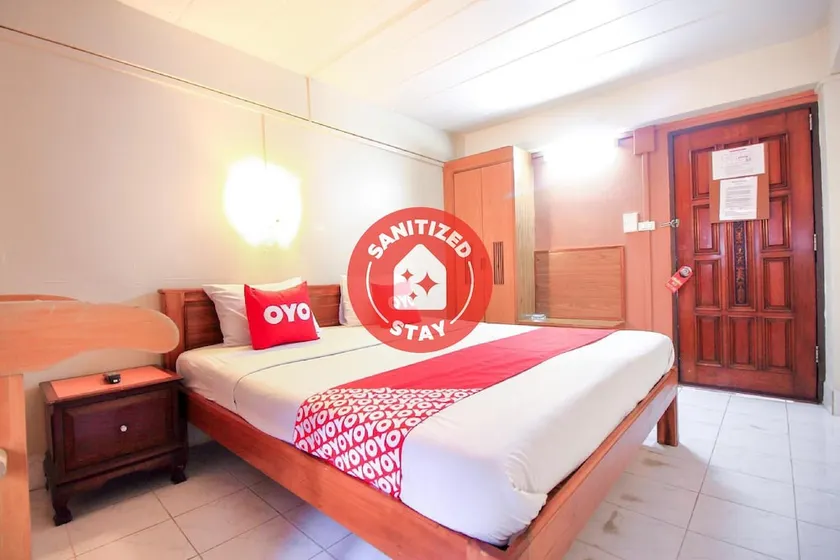 OYO 335 Top Inn Khaosan - Image 1