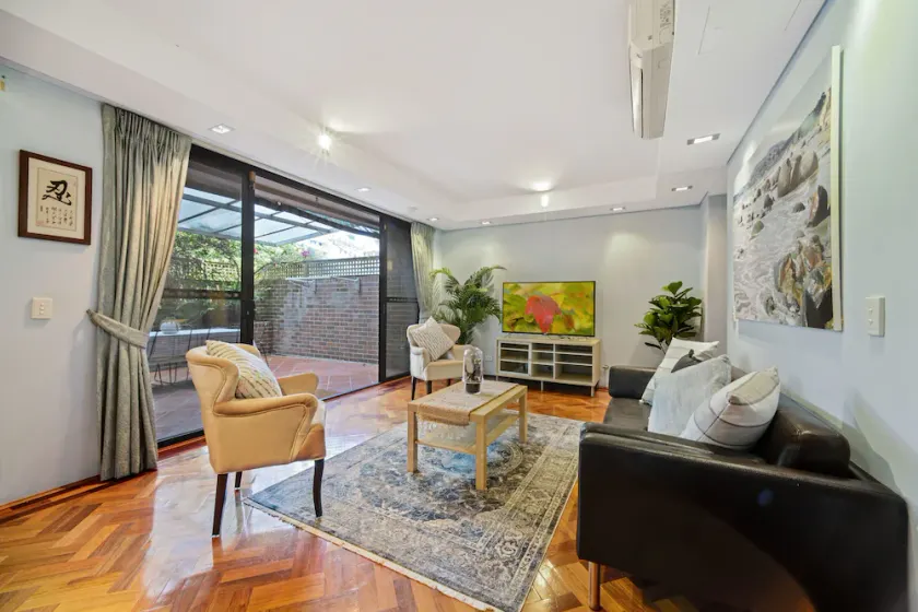 Terrace Living in the Heart of Sydney - Image 1
