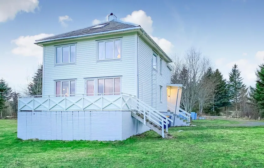 Beautiful Home in Harøy With Wifi and 4 Bedrooms - Image 1