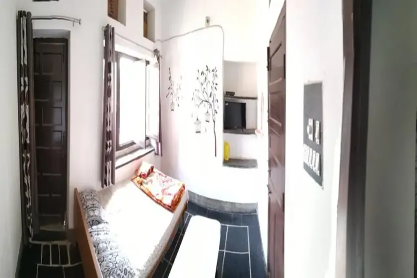 Sky Blue Guest House - Image 1