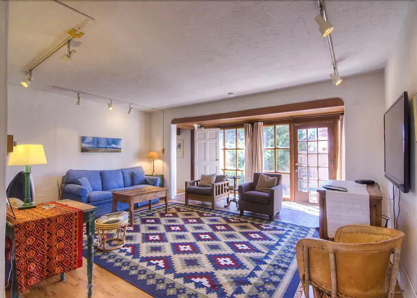 Casa Kearney - Image 1