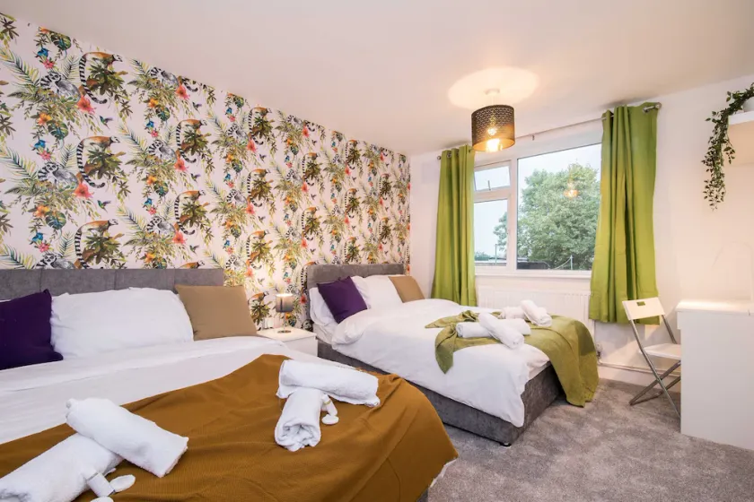 Michaelmas, Coventry - 2 Bed House Apartment - Image 1