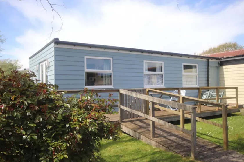 10A Medmerry Park 2 Bedroom Chalet - No Manual Workers Allowed - Image 1