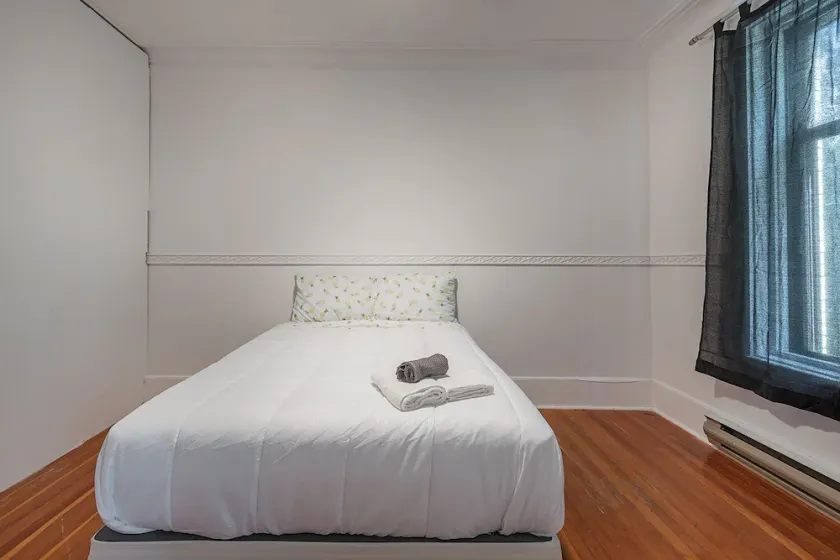 Beautiful 6BR Apt Near Olympic Stadium - Image 1