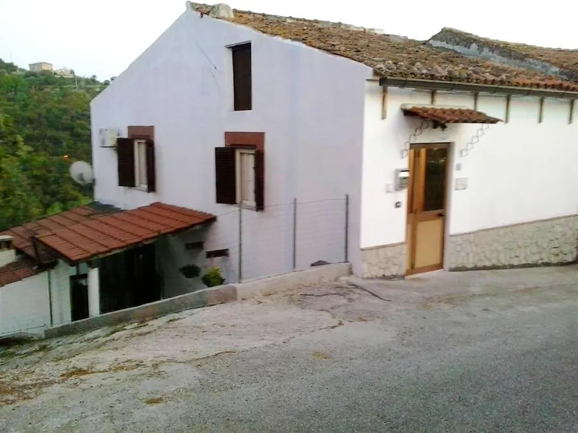 2 bedrooms house with sea view at Palinuro 5 km away from the beach - Image 1